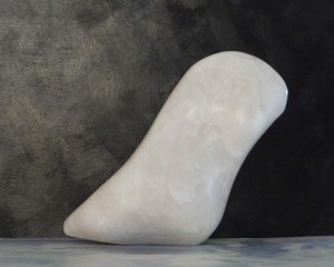 Sculptuur  Albast 
Hoog  26 cm.  € 220.-